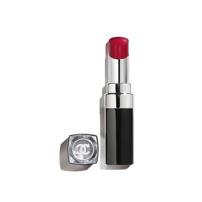 LA BARRA DE LABIOS HIDRATANTE Y REPULPADORA DE LARGA DURACIÓN. COLOR Y BRILLO INTENSOS.